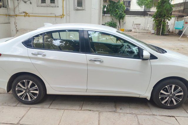 Honda City i VTEC V Second-hand 2017 Honda City i VTEC V for sale in Ahmedabad