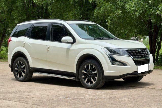Mahindra XUV500 W9 1.99 Second-hand 2018 Mahindra XUV500 W9 1.99 for sale in Indore