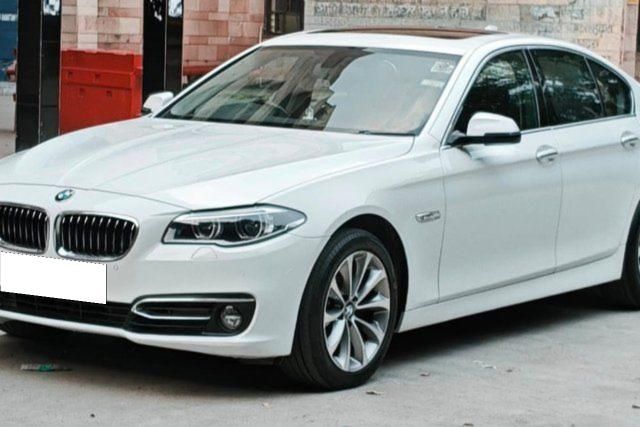 Second-hand 2016 BMW 5 Series 520d Luxury Line for sale in New Delhi