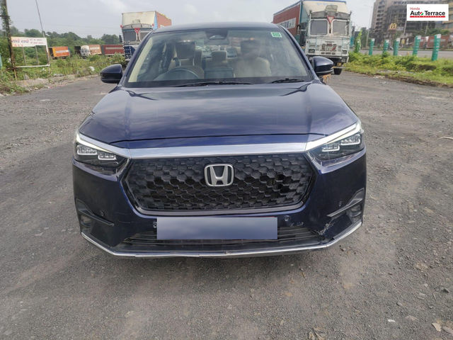Second-hand 2024 Honda Amaze ZX CVT for sale in Surat