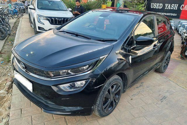 Second-hand 2022 Tata Altroz XZ Plus Dark Edition BSVI for sale in Gorakhpur