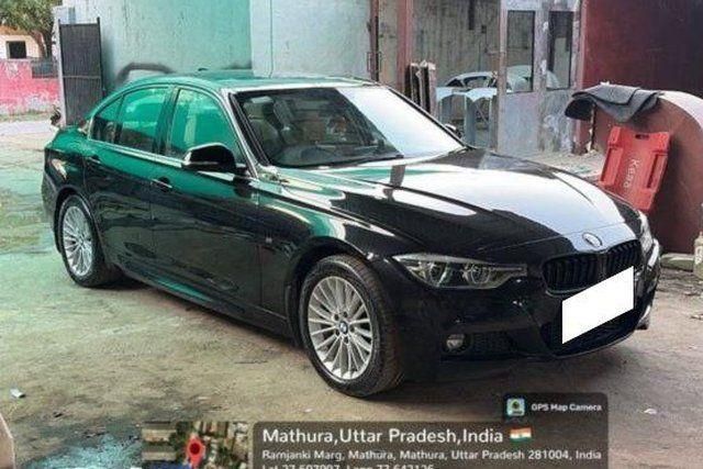 Second-hand 2017 BMW 3 Series 320i Luxury Line for sale in Mathura