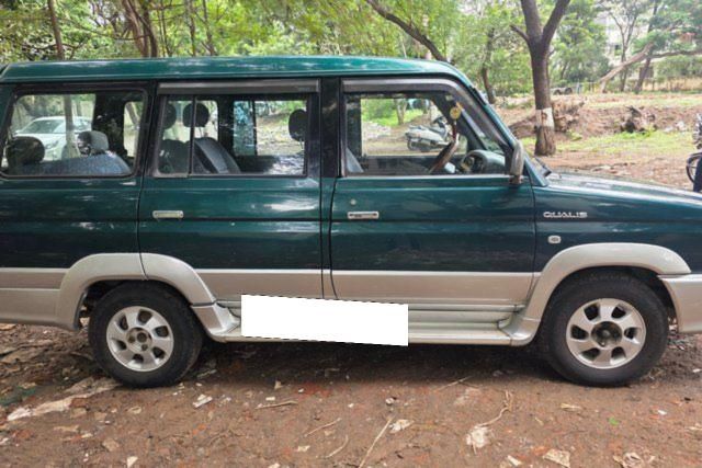 Second-hand 2004 Toyota Qualis RST for sale in Nashik