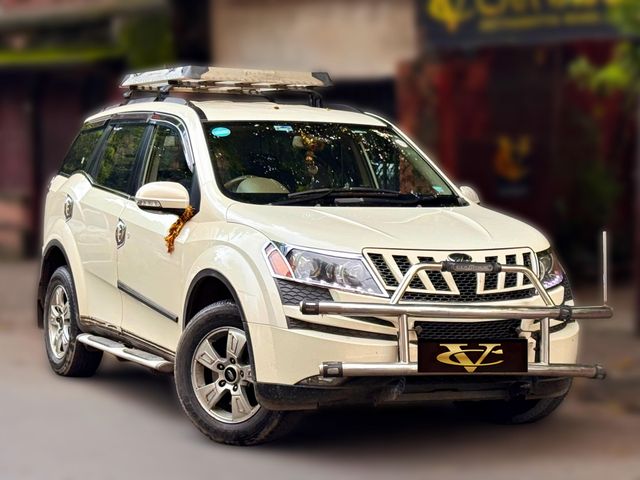 Second-hand 2013 Mahindra XUV500 W8 2WD for sale in Kolkata