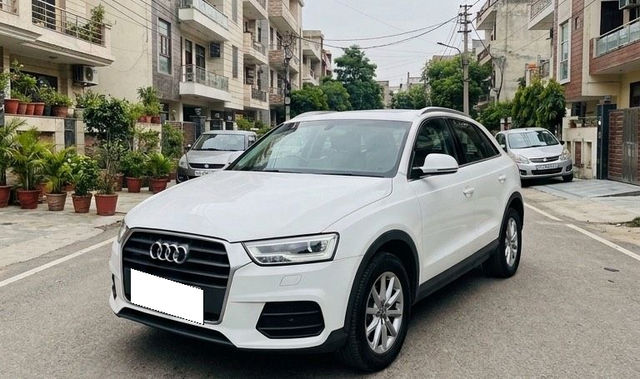 Second-hand 2018 Audi Q3 30 TDI Premium FWD for sale in Gwalior
