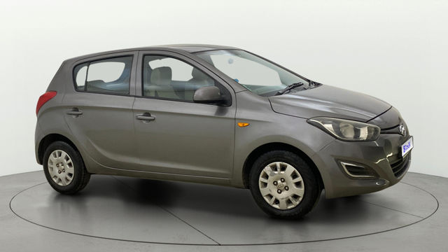Second-hand 2013 Hyundai i20 Magna for sale in Thane