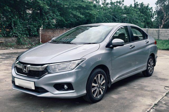 Second-hand 2019 Honda City i-VTEC CVT V for sale in Ahmedabad