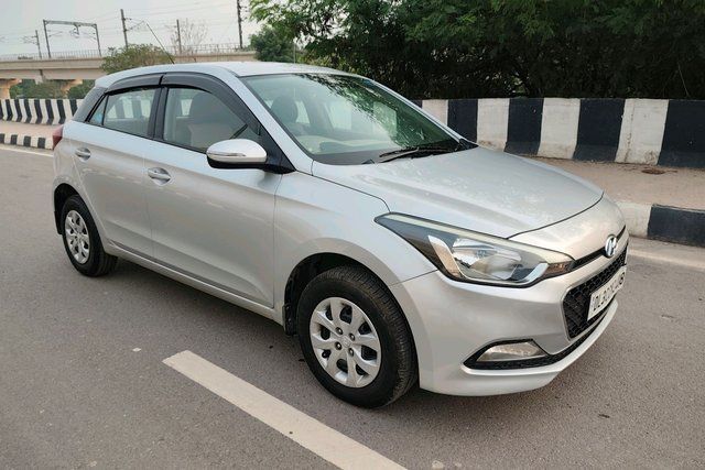 Hyundai i20 Sportz 1.2 Second-hand 2017 Hyundai i20 Sportz 1.2 for sale in New Delhi