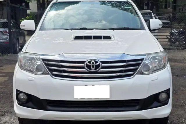 Second-hand 2013 Toyota Fortuner 4x2 AT for sale in Nashik
