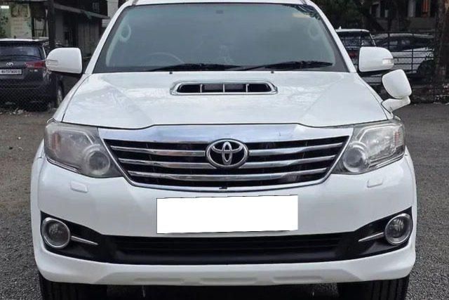 Second-hand 2014 Toyota Fortuner 4x4 AT for sale in Nashik