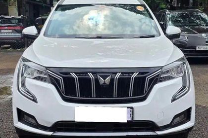 2023 महिंद्रा एक्सयूवी700 AX3 7 Str Diesel