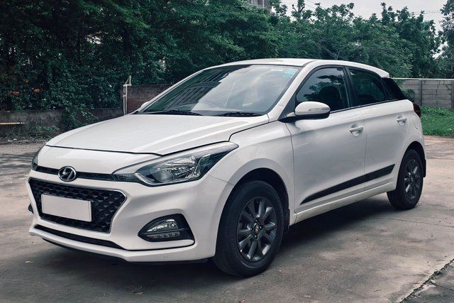 Hyundai i20 Sportz Plus CVT BSIV Second-hand 2019 Hyundai i20 Sportz Plus CVT BSIV for sale in Ahmedabad