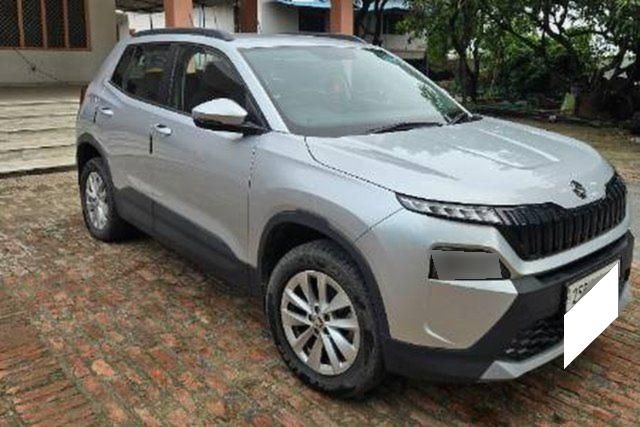 Skoda Kylaq Signature AT Second-hand 2025 Skoda Kylaq Signature AT for sale in Sant Kabir Nagar