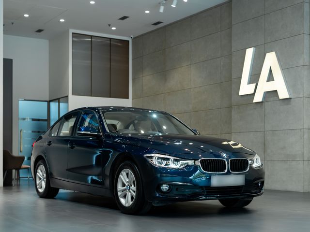 Second-hand 2016 BMW 3 Series 320d for sale in Kolkata