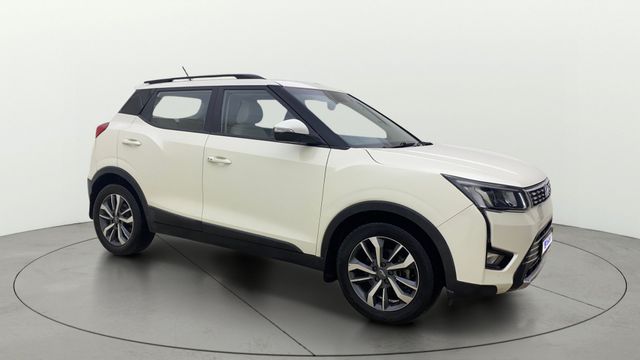 Mahindra XUV300 W8 Diesel BSVI Second-hand 2021 Mahindra XUV300 W8 Diesel BSVI for sale in Ahmedabad