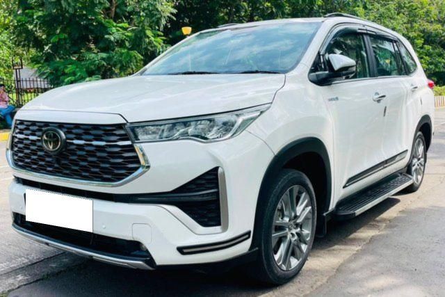 Second-hand 2024 Toyota Innova Hycross ZX Hybrid for sale in Mumbai