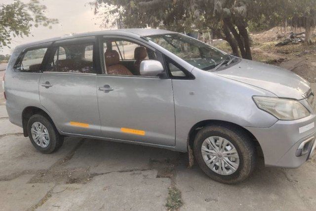 Second-hand 2016 Toyota Innova 2.5 G (Diesel) 7 Seater BS IV for sale in Baran