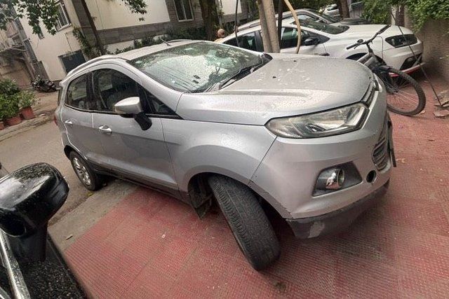 Ford Ecosport 1.0 Ecoboost Titanium Plus BSIV Second-hand 2017 Ford Ecosport 1.0 Ecoboost Titanium Plus BSIV for sale in Noida