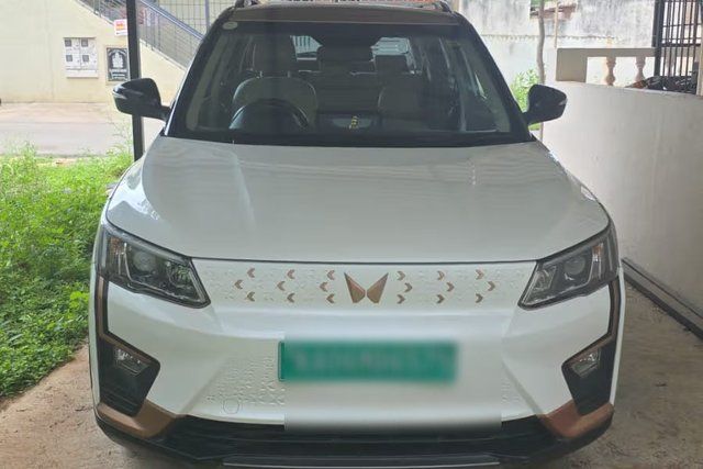 Mahindra XUV400 EV EC Second-hand 2024 Mahindra XUV400 EV EC for sale in Tumkur