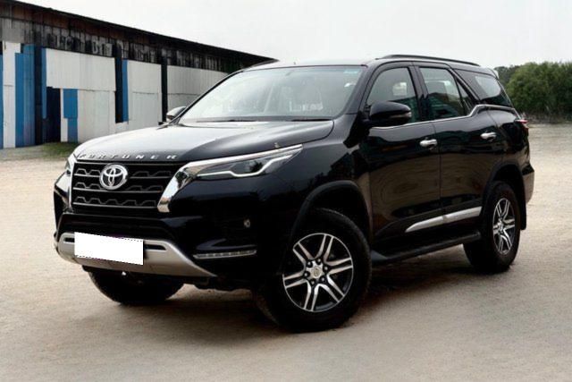 Second-hand 2024 Toyota Fortuner 4X2 AT for sale in New Delhi