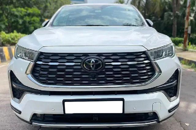 Second-hand 2024 Toyota Innova Hycross ZX Hybrid for sale in Mumbai