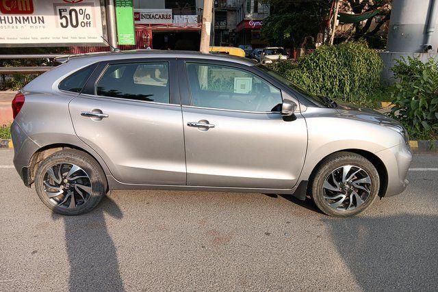 Second-hand 2019 Toyota Glanza V CVT for sale in New Delhi