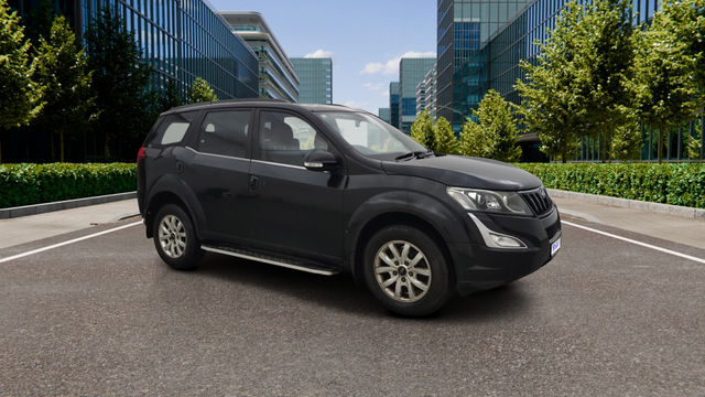 Second-hand 2016 Mahindra XUV500 W10 AWD for sale in Pune