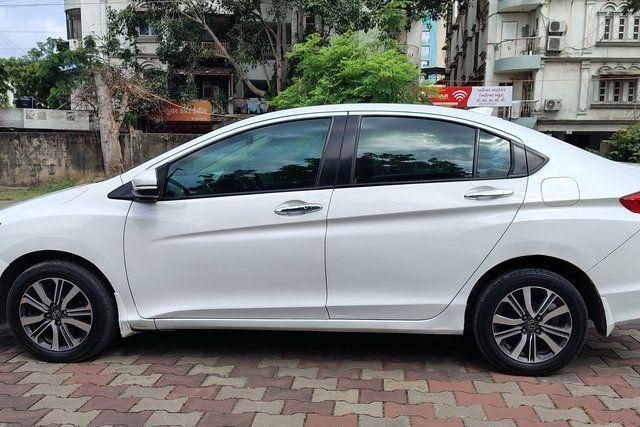Honda City i-VTEC CVT V Second-hand 2017 Honda City i-VTEC CVT V for sale in Ahmedabad