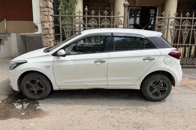 Hyundai i20 1.2 Era Second-hand 2018 Hyundai i20 1.2 Era for sale in New Delhi