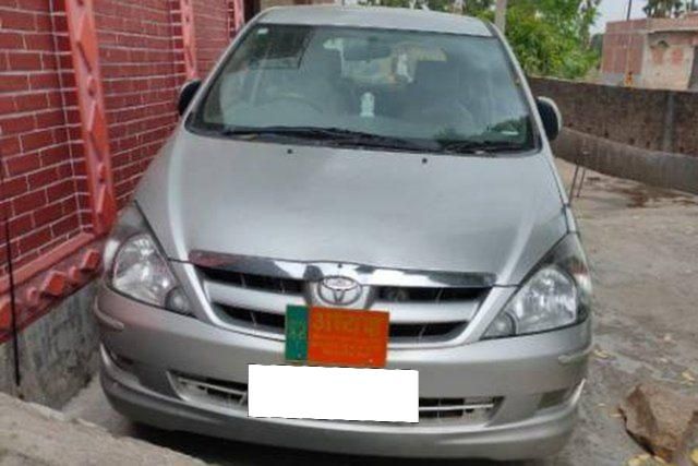 Second-hand 2005 Toyota Innova 2.5 E for sale in Gaya