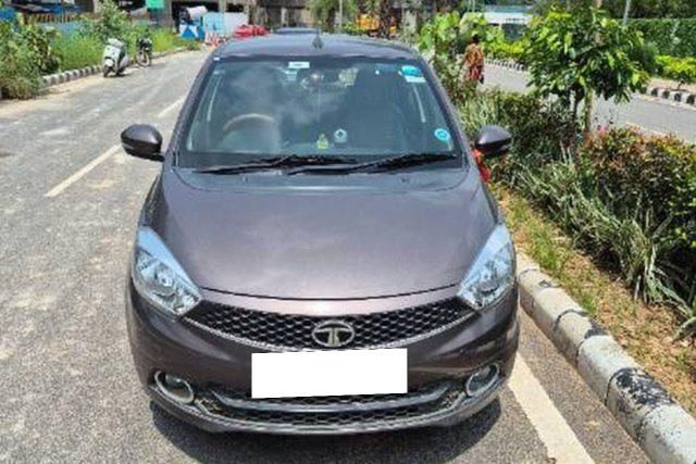 Second-hand 2019 Tata Tiago 1.2 Revotron XTA for sale in Noida