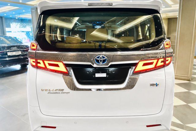 Toyota Vellfire Executive Lounge BSVI Second-hand 2021 Toyota Vellfire Executive Lounge BSVI for sale in New Delhi