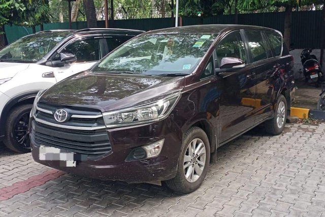 Toyota Innova Crysta 2.4 GX MT BSIV Second-hand 2016 Toyota Innova Crysta 2.4 GX MT BSIV for sale in New Delhi