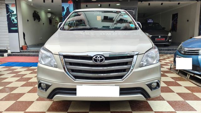 Second-hand 2015 Toyota Innova 2.5 VX (Diesel) 8 Seater BS IV for sale in Kolkata