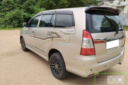Used 2.5 GX (Diesel) 8 Seater BS IV