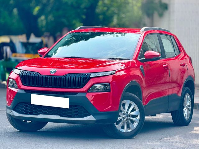 Second-hand 2025 Skoda Kylaq Signature AT for sale in Surat