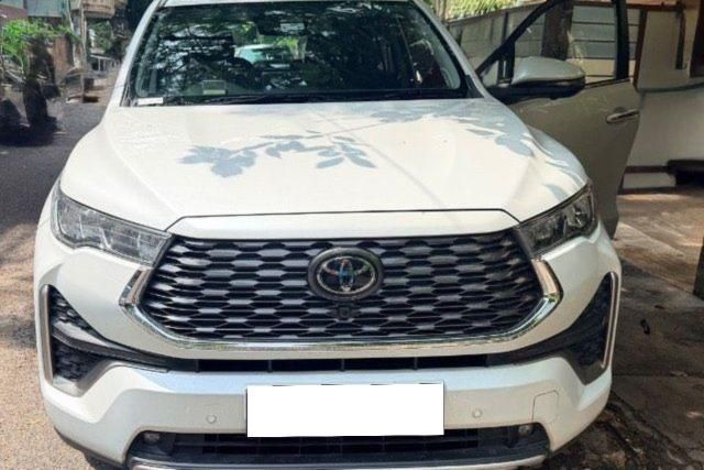 Second-hand 2025 Toyota Innova Hycross ZX Hybrid for sale in New Delhi