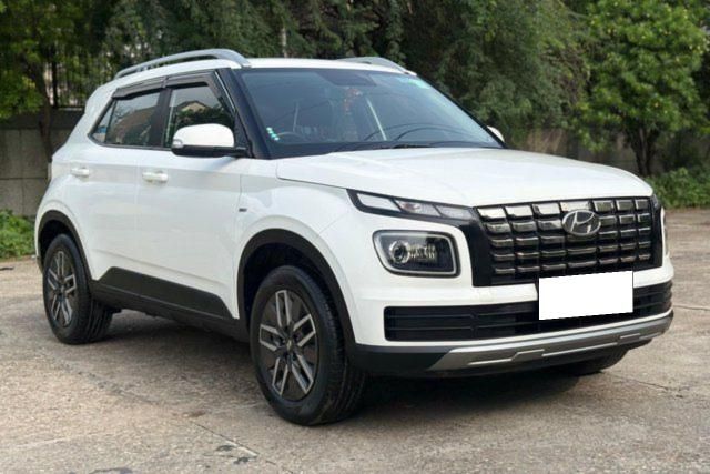 Second-hand 2023 Hyundai Venue S Opt Turbo DCT BSVI for sale in New Delhi