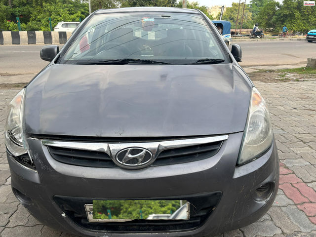 Second-hand 2011 Hyundai i20 Magna 1.2 for sale in Lucknow