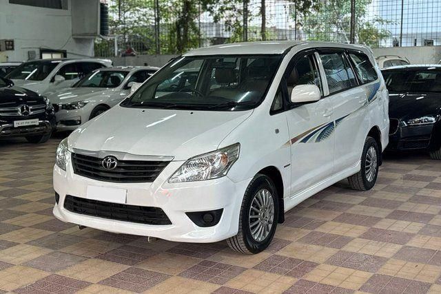 Second-hand 2013 Toyota Innova 2.5 GX (Diesel) 8 Seater for sale in Hyderabad
