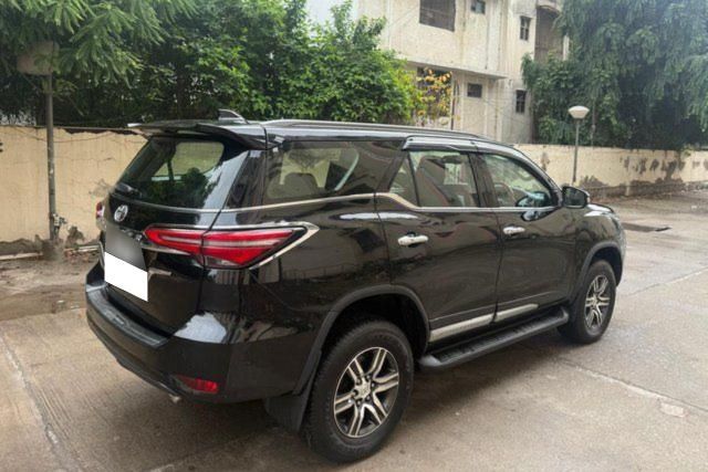 Toyota Fortuner 4X2 Diesel AT Second-hand 2025 Toyota Fortuner 4X2 Diesel AT for sale in New Delhi