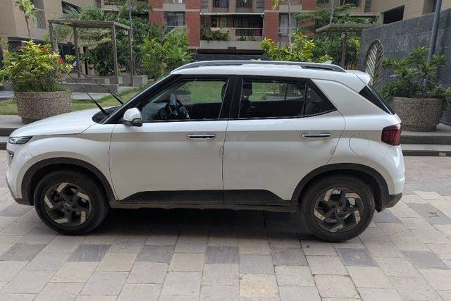 Hyundai Venue SX Plus Turbo DCT Second-hand 2021 Hyundai Venue SX Plus Turbo DCT for sale in Ahmedabad
