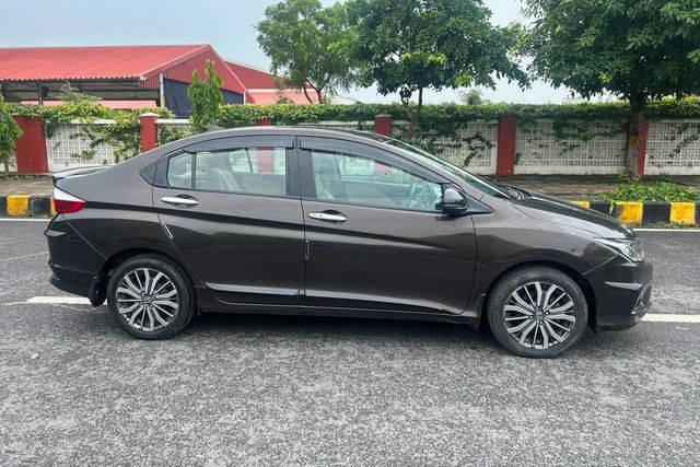 Second-hand 2019 Honda City i-VTEC CVT ZX for sale in New Delhi