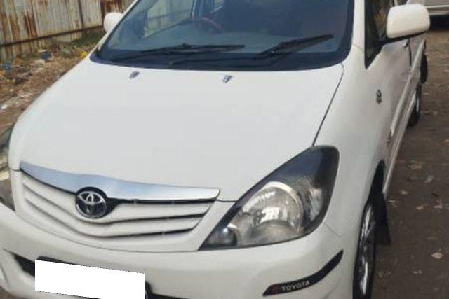 Second-hand 2011 Toyota Innova 2.5 G (Diesel) 7 Seater BS III for sale in Bhiwandi
