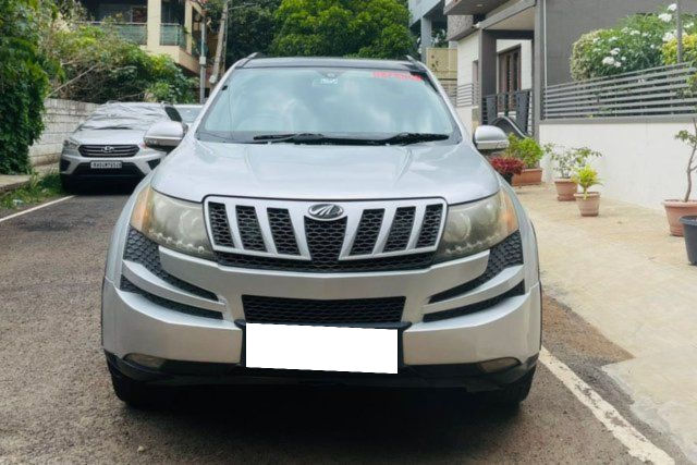 Second-hand 2014 Mahindra XUV500 W6 2WD for sale in Bangalore