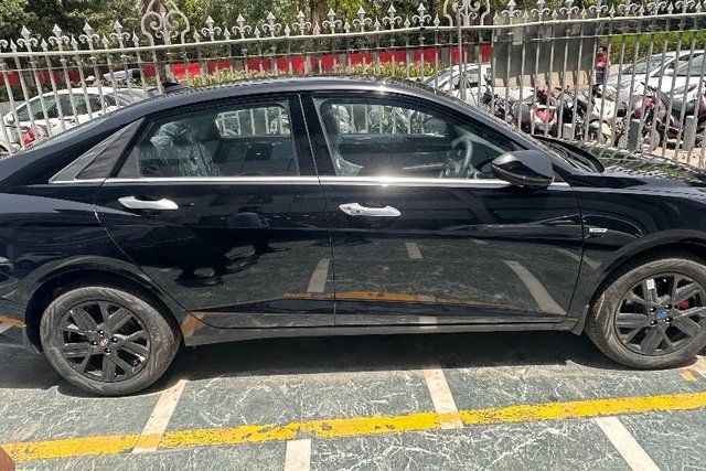 Second-hand 2023 Hyundai Verna SX Turbo DCT for sale in Noida