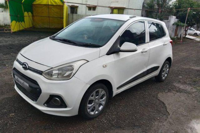 Second-hand 2013 Hyundai Grand i10 CRDi Magna for sale in Amravati