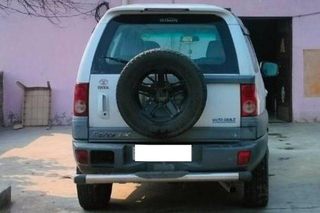 Second-hand 2014 Tata Safari DICOR 2.2 LX 4x2 for sale in Firozabad