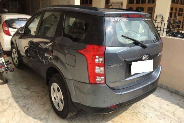 Mahindra XUV500 R W10 FWD Second-hand 2017 Mahindra XUV500 R W10 FWD for sale in Karnal