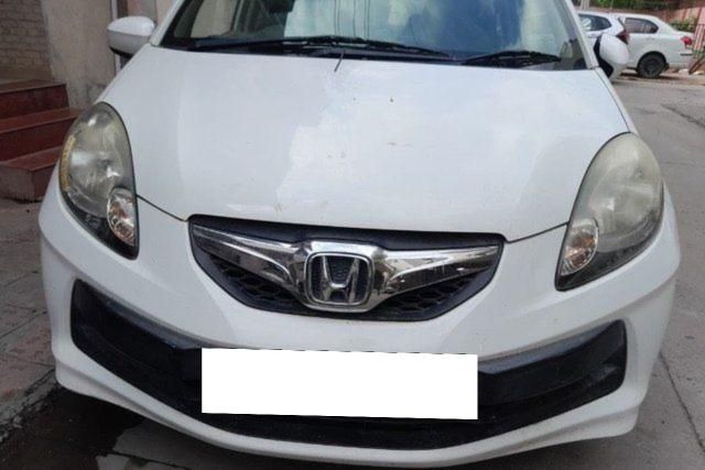 Honda Brio EX MT Second-hand 2013 Honda Brio EX MT for sale in Ahmedabad